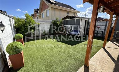 Casa en Venta en Casa 3 Pisos 105m2 5D-3B + Terraza - Parque Lantaño