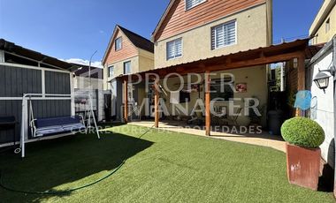 Casa en Venta en Casa 3 Pisos 105m2 5D-3B + Terraza - Parque Lantaño