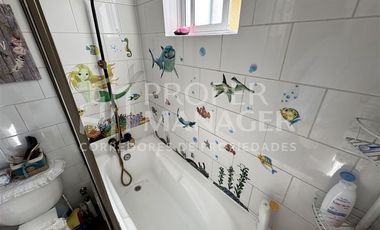 Casa en Venta en Casa 3 Pisos 105m2 5D-3B + Terraza - Parque Lantaño