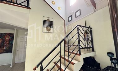 Casa en Venta en Casa 3 Pisos 105m2 5D-3B + Terraza - Parque Lantaño