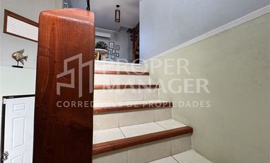 Casa en Venta en Casa 3 Pisos 105m2 5D-3B + Terraza - Parque Lantaño