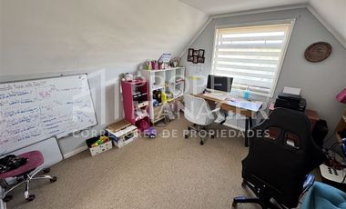 Casa en Venta en Casa 3 Pisos 105m2 5D-3B + Terraza - Parque Lantaño