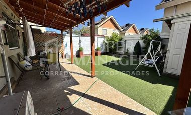 Casa en Venta en Casa 3 Pisos 105m2 5D-3B + Terraza - Parque Lantaño