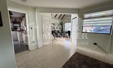 Casa en Venta en Casa 3 Pisos 105m2 5D-3B + Terraza - Parque Lantaño