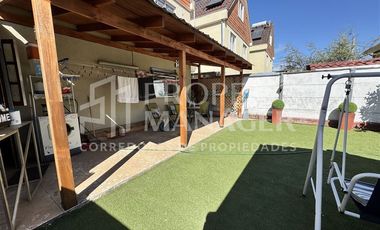 Casa en Venta en Casa 3 Pisos 105m2 5D-3B + Terraza - Parque Lantaño