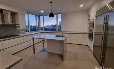 FLAT DE LUJO EN VENTA 4 DORM VISTA AL GOLF EDIFICIO MAS EXCLUSIVO DE SAN ISIDRO