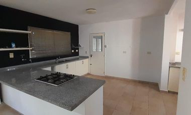Casa en venta tres dormitorios Amplio terreno. Cerro de las Rosas