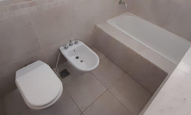 Casa en venta tres dormitorios Amplio terreno. Cerro de las Rosas