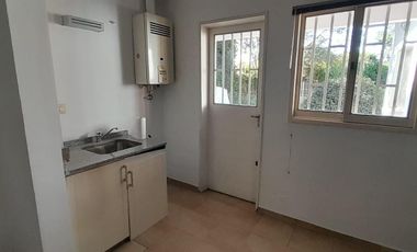 Casa en venta tres dormitorios Amplio terreno. Cerro de las Rosas