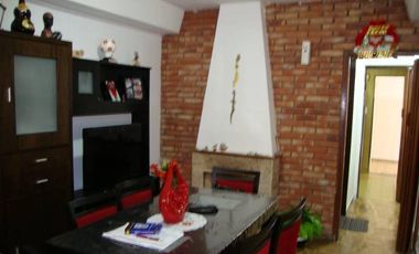 VENTA DE CASA 4 AMBIENTES
