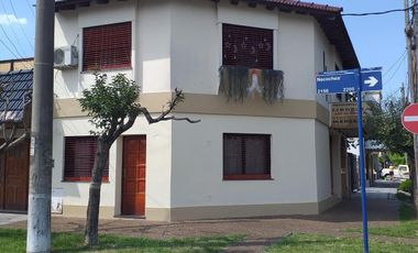 VENTA DE CASA 4 AMBIENTES