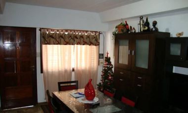 VENTA DE CASA 4 AMBIENTES