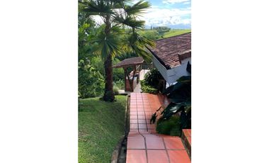 Venta casa campestre Cerritos Pereira condominio con piscina y jacuzzi