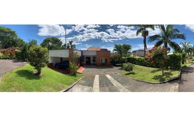 Venta casa campestre Cerritos Pereira condominio con piscina y jacuzzi