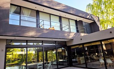 Casa en alquiler- Neuquen La Zagala barrio privado