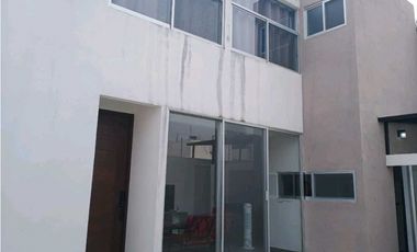 CASA AMUEBLADA EN RENTA EN JIUTEPEC EN PRIVADA CON ALBERCA PROPIA