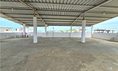 Vendo casa esquinera en Manta atrás del Coral