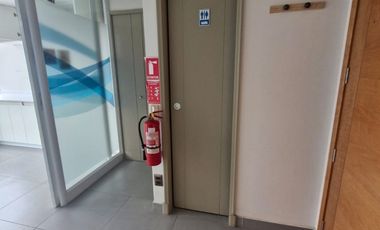 SE VENDE OFICINA EN EDIFICIO CONTEMPORANEO VIÑA DEL MAR