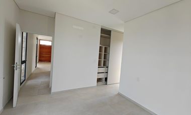 Casa con pileta en Santa Elisa Pilar del Este