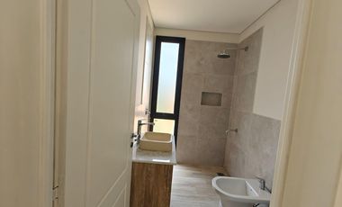 Casa con pileta en Santa Elisa Pilar del Este