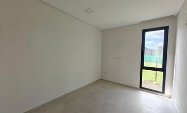 Casa con pileta en Santa Elisa Pilar del Este