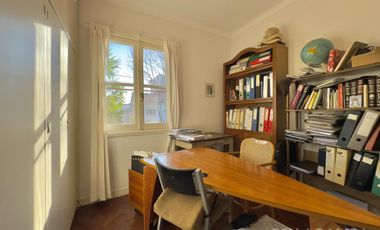 CASA VENTA EN VICENTE LÓPEZ 7 AMBIENTES JARDÍN