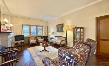 CASA VENTA EN VICENTE LÓPEZ 7 AMBIENTES JARDÍN