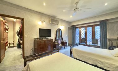 CASA VENTA EN VICENTE LÓPEZ 7 AMBIENTES JARDÍN