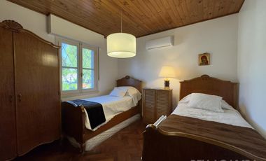 CASA VENTA EN VICENTE LÓPEZ 7 AMBIENTES JARDÍN
