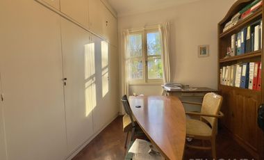 CASA VENTA EN VICENTE LÓPEZ 7 AMBIENTES JARDÍN