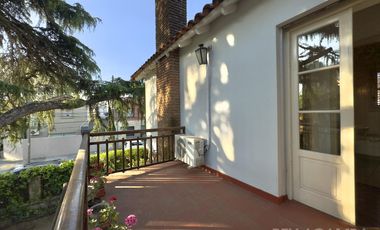 CASA VENTA EN VICENTE LÓPEZ 7 AMBIENTES JARDÍN