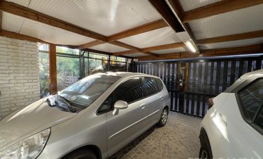 CASA VENTA EN VICENTE LÓPEZ 7 AMBIENTES JARDÍN