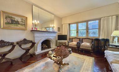 CASA VENTA EN VICENTE LÓPEZ 7 AMBIENTES JARDÍN
