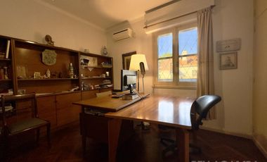 CASA VENTA EN VICENTE LÓPEZ 7 AMBIENTES JARDÍN