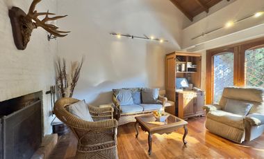 CASA VENTA EN VICENTE LÓPEZ 7 AMBIENTES JARDÍN