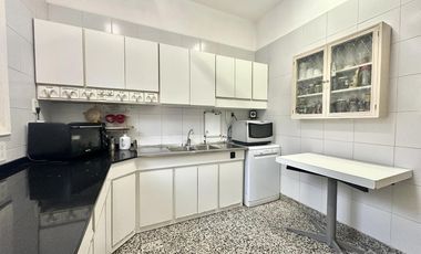 CASA VENTA EN VICENTE LÓPEZ 7 AMBIENTES JARDÍN