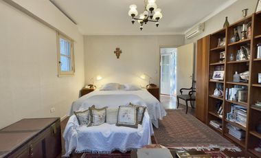 CASA VENTA EN VICENTE LÓPEZ 7 AMBIENTES JARDÍN