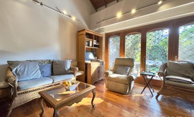 CASA VENTA EN VICENTE LÓPEZ 7 AMBIENTES JARDÍN