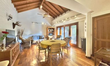 CASA VENTA EN VICENTE LÓPEZ 7 AMBIENTES JARDÍN