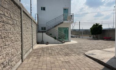 Edificio comercial en venta en Av. Universidad, SJR, Querétaro.