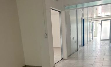 Edificio comercial en venta en Av. Universidad, SJR, Querétaro.