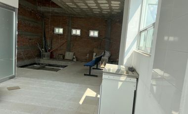 Edificio comercial en venta en Av. Universidad, SJR, Querétaro.