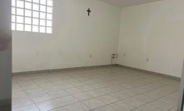 Edificio comercial en venta en Av. Universidad, SJR, Querétaro.