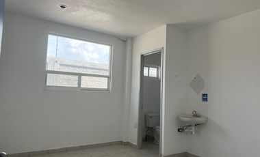 Edificio comercial en venta en Av. Universidad, SJR, Querétaro.