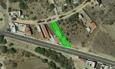 Edificio comercial en venta en Av. Universidad, SJR, Querétaro.