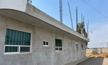 Edificio comercial en venta en Av. Universidad, SJR, Querétaro.