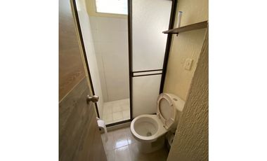 SE ALQUILA APARTAMENTO CUARTO PISO TORRES DE COMFANDI