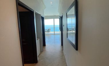 CONDOMINIO FRENTE AL MAR// LAS OLAS GRAND