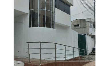 Se Arrienda o Vende Local con uso Salud, ubicado en Baranoa