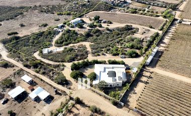 CASA con VIÑEDO en Valle de Guadalupe Quinta Estrella: Exclusividad, Sustentabil